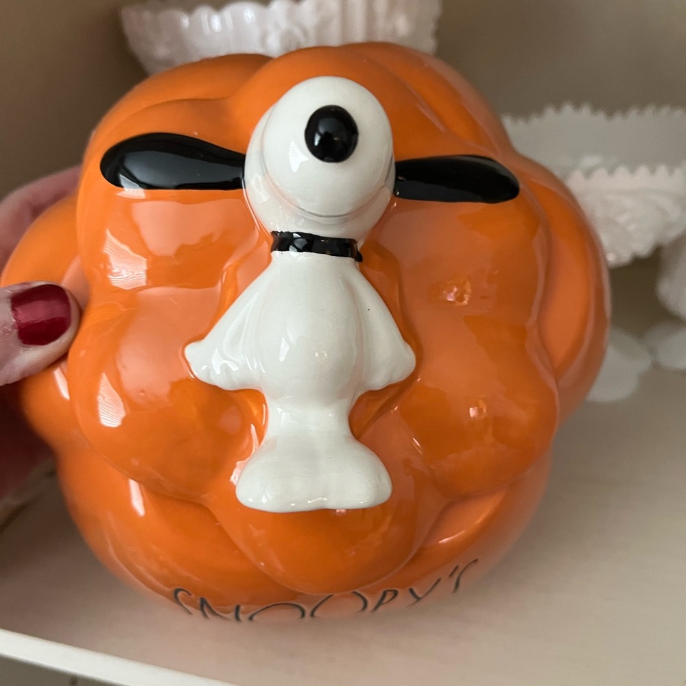 Peanuts Rae Dunn “Snoopy’s Snacks”Orange Pumpkin Jar - Picture 3 of 5